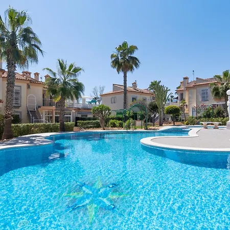 Fuentes Mit Innenhof, Altos Holiday home Torrevieja