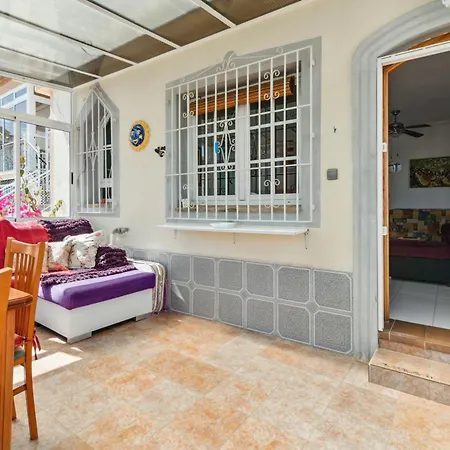 Fuentes Mit Innenhof, Altos Hébergement de vacances *